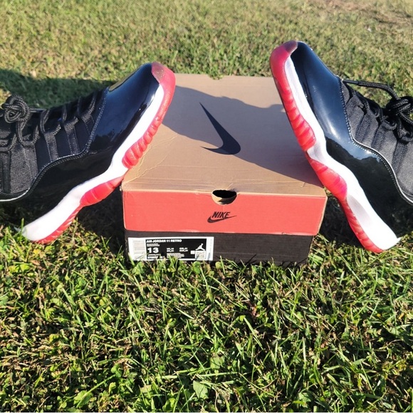 Size 13 - Jordan 11 Retro Playoffs Bred Deadstock Condition - Picture 1 of 5